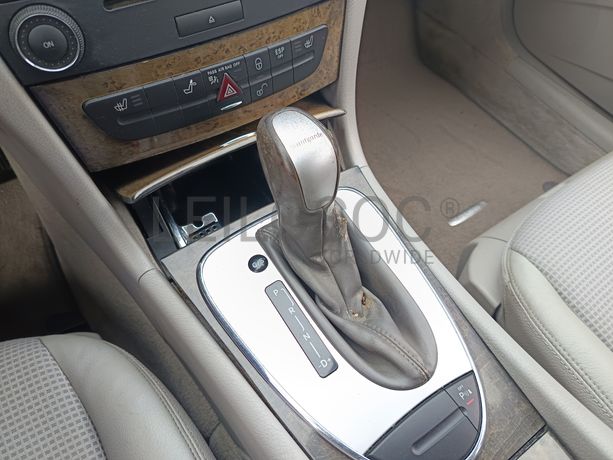 Mercedes-Benz E 220 · Ano 2004