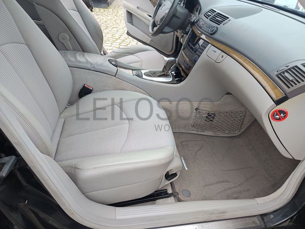 Mercedes-Benz E 220 · Ano 2004