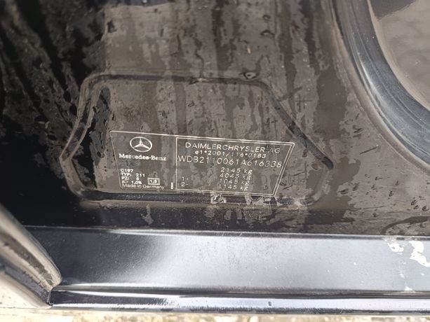 Mercedes-Benz E 220 · Ano 2004