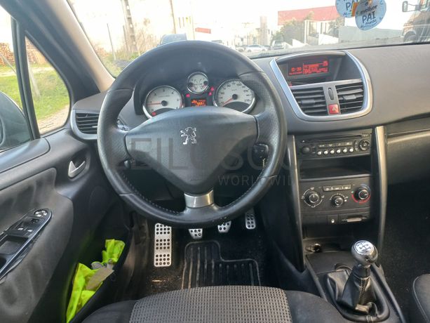Peugeot 207 · Ano 2011 