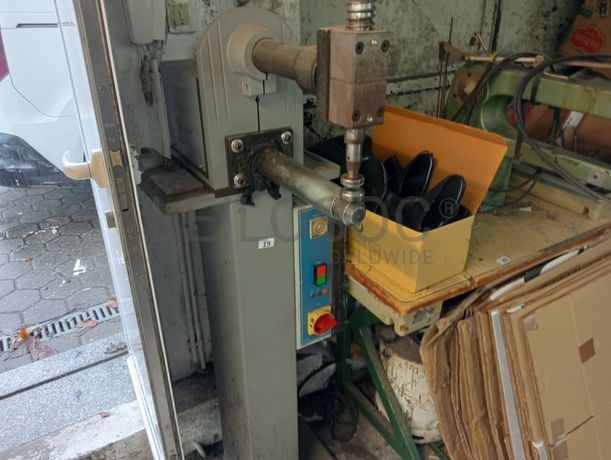 Martelo de Rebater Costuras · Máquina de Fita