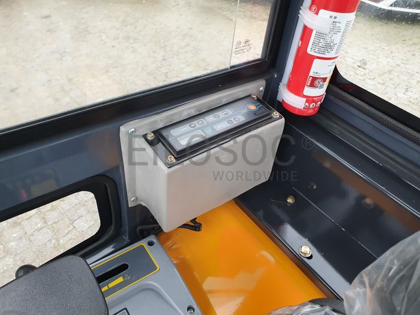Mini Giratória Infront YFE20 · Ano 2023