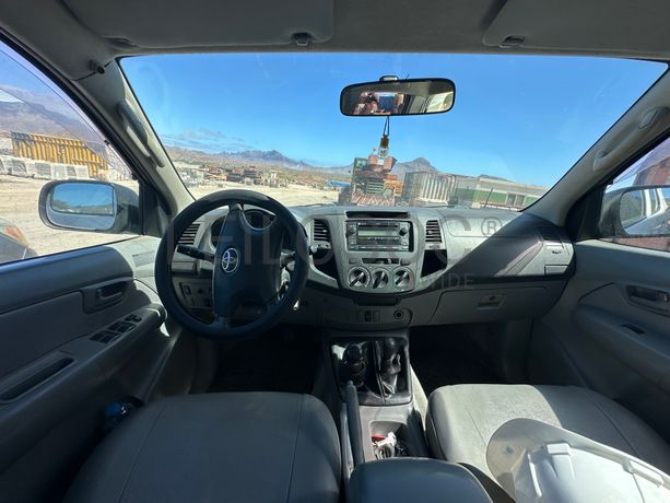 TOYOTA HILLUX