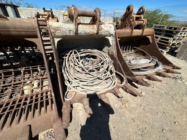 Balde de escavadora CATERPILLAR 323 (1)