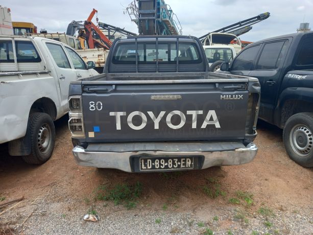 TOYOTA HILUX 4X4 CD STD 5L