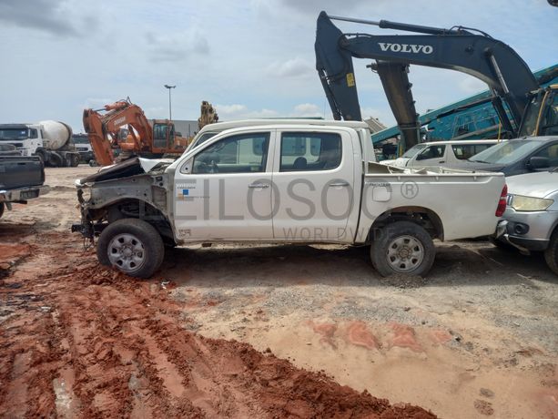 TOYOTA HILUX 4X4 CD STD 5L