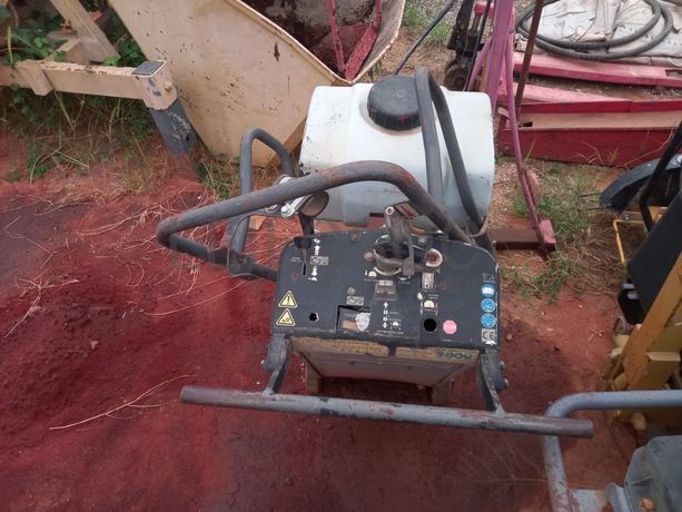 Compressores + Torre de Iluminação + Cilindro ATLAS COPCO LP 6505 + Saltitões