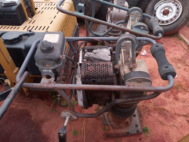 Compressores + Torre de Iluminação + Cilindro ATLAS COPCO LP 6505 + Saltitões