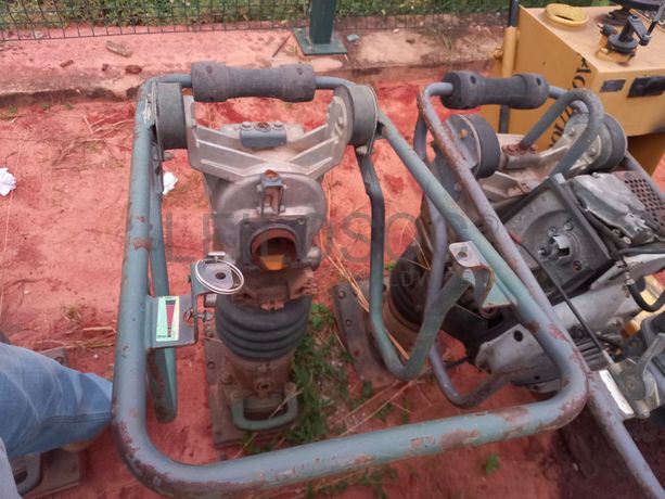 Compressores + Torre de Iluminação + Cilindro ATLAS COPCO LP 6505 + Saltitões