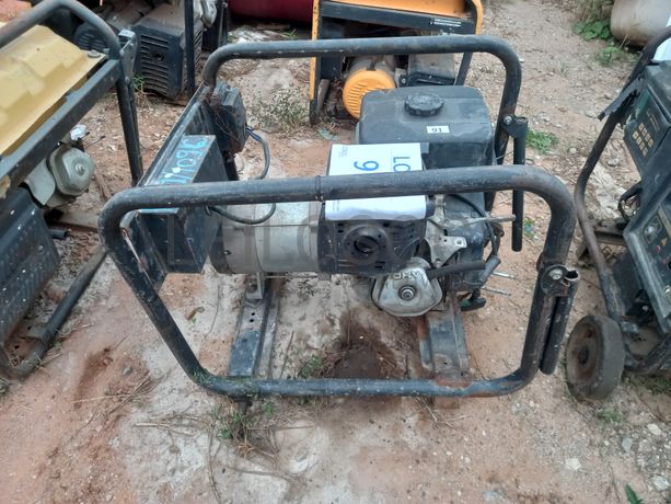 Dumpers (4X4) + Geradores + Bomba Betão 50 M3/H