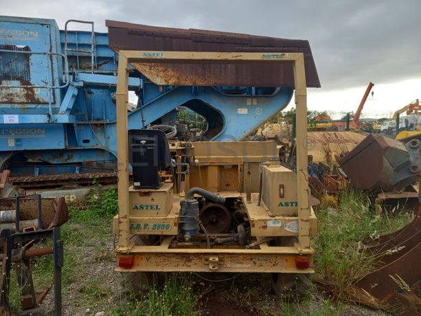 Dumpers (4X4) + Geradores + Bomba Betão 50 M3/H