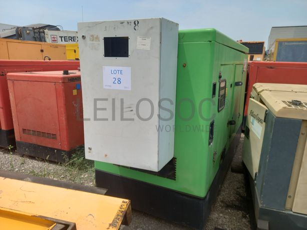 Dumpers (4X4) + Geradores + Bomba Betão 50 M3/H