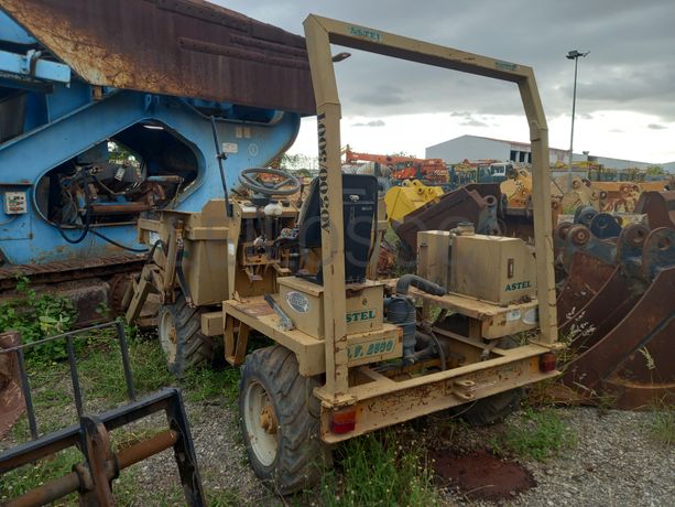 Dumpers (4X4) + Geradores + Bomba Betão 50 M3/H