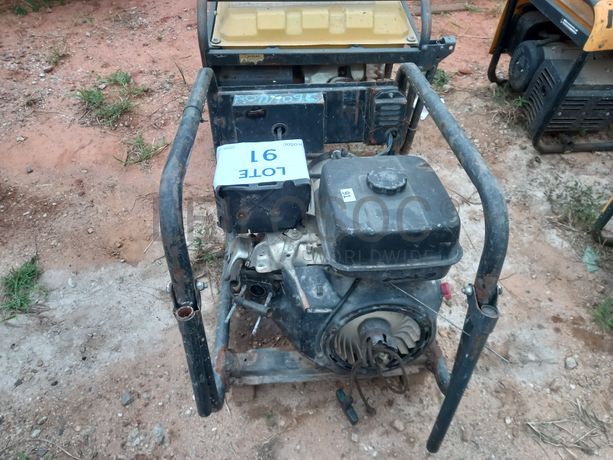 Dumpers (4X4) + Geradores + Bomba Betão 50 M3/H