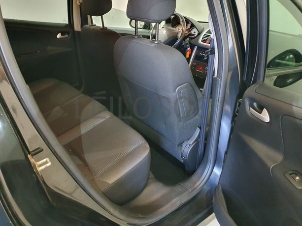 Peugeot 207 · Ano 2012