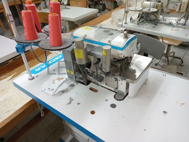 Máquina de Corte e Cose