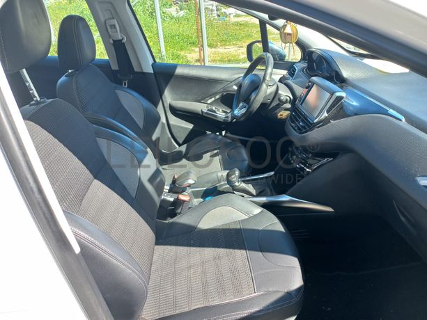 Peugeot 2008 · Ano 2014