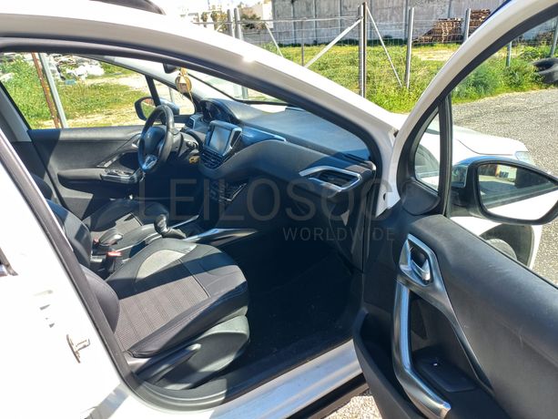 Peugeot 2008 · Ano 2014