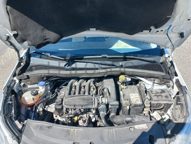 Peugeot 2008 · Ano 2014