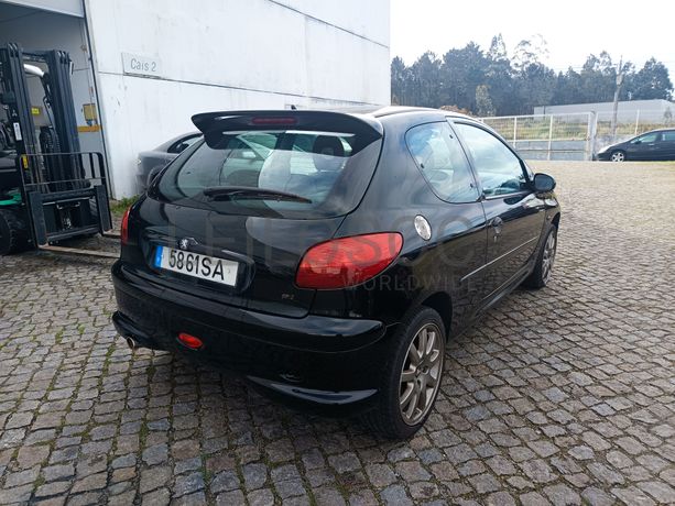 Peugeot 206 · Ano 2001