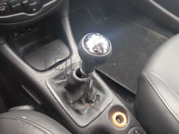 Peugeot 206 · Ano 2001