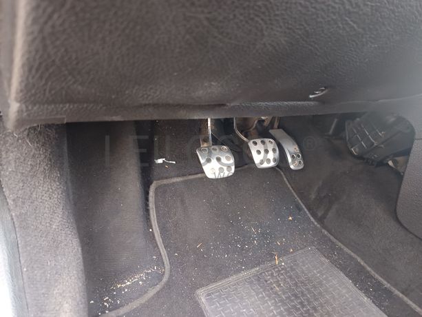 Peugeot 206 · Ano 2001