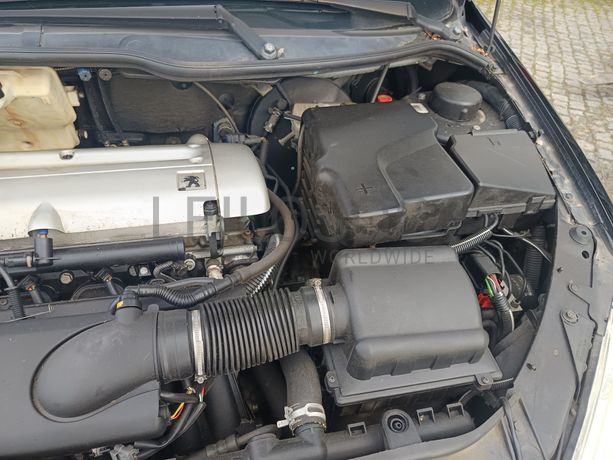 Peugeot 206 · Ano 2001