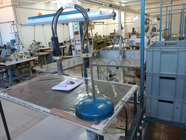 Máquinas de Costura · Coluna Alta · Rebites