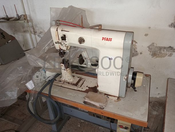 Máquinas de Coluna Alta · Máquina de Colocar Ganchos