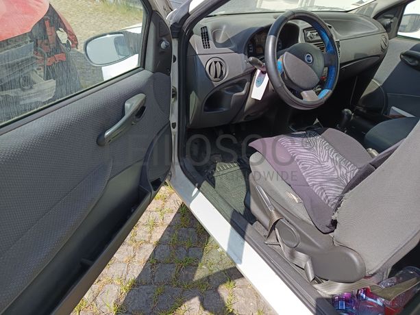 Fiat Punto 1.3 JTDI · Ano 2004