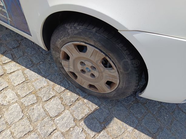 Fiat Punto 1.3 JTDI · Ano 2004