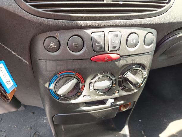 Fiat Punto 1.3 JTDI · Ano 2004