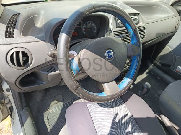 Fiat Punto 1.3 JTDI · Ano 2004