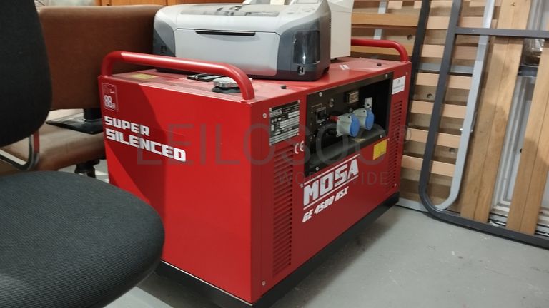 Equipamentos · Industriais, Apoio à Indústria, Informáticos e Fotográficos