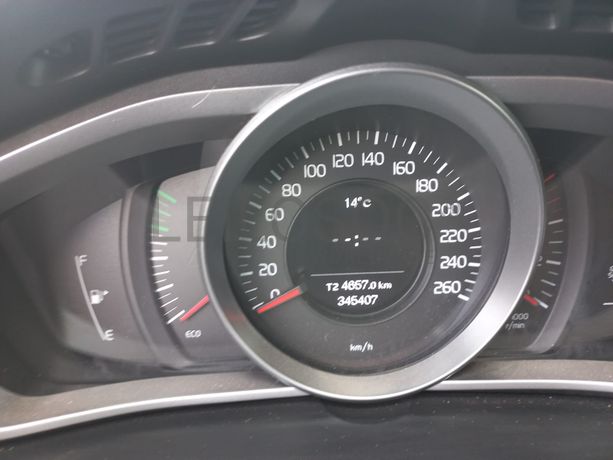 Volvo V40 · Ano 2016
