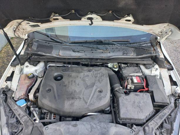 Volvo V40 · Ano 2016