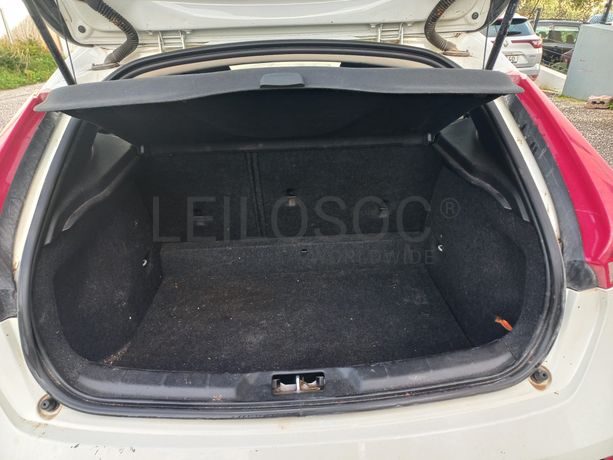 Volvo V40 · Ano 2016
