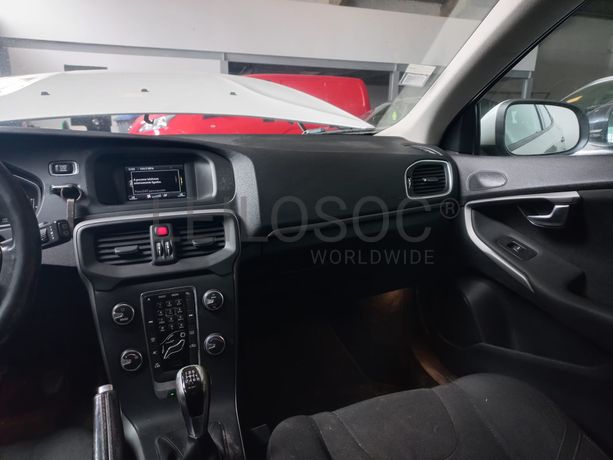 Volvo V40 · Ano 2016