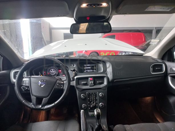 Volvo V40 · Ano 2016