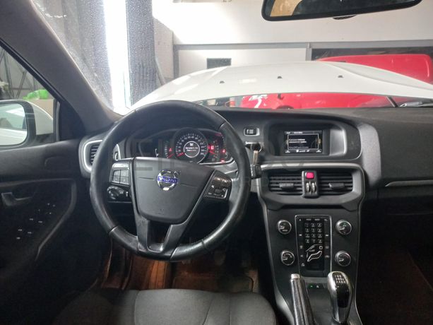 Volvo V40 · Ano 2016