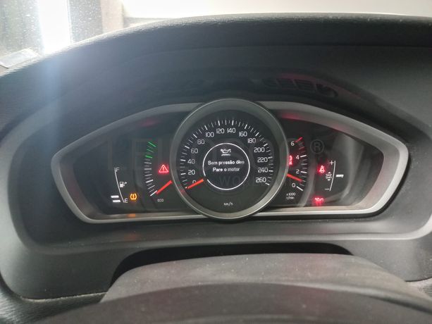 Volvo V40 · Ano 2016