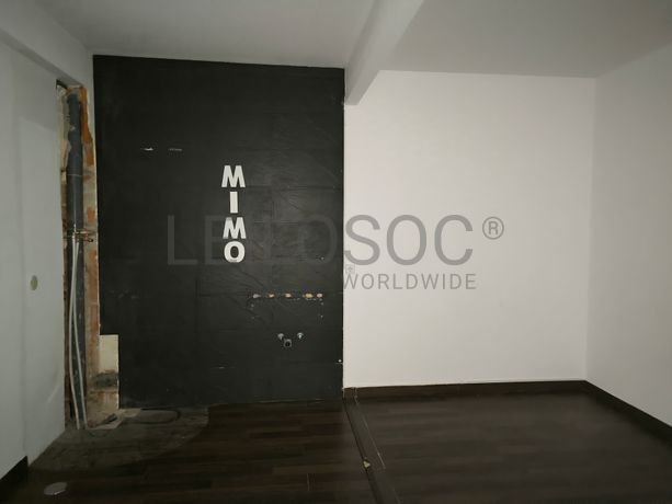 Loja · Amadora