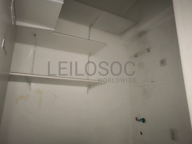 Loja · Amadora