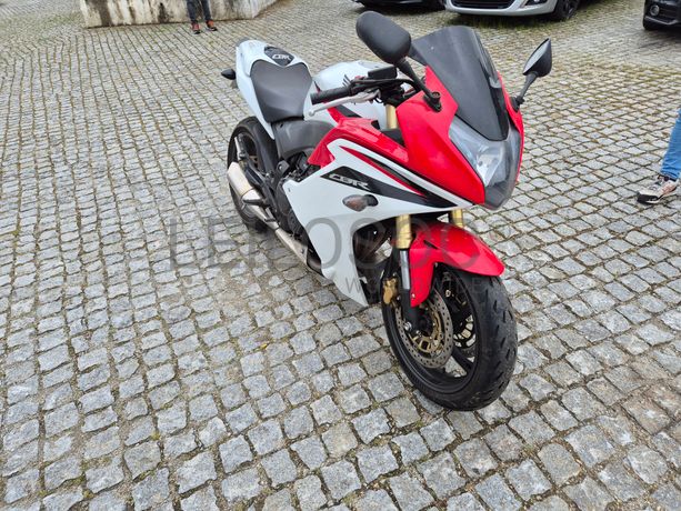 Honda CBR 600F 2011 · Ano 2012