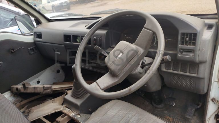 Mini bus Mitsubishi L200