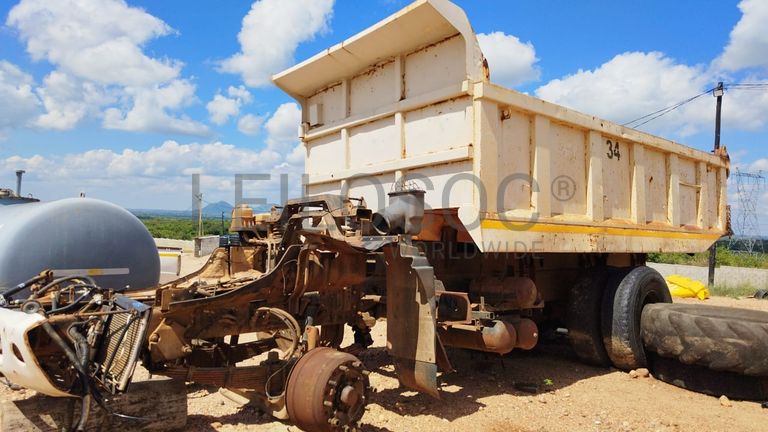 Camião Tata Novus K5DEF