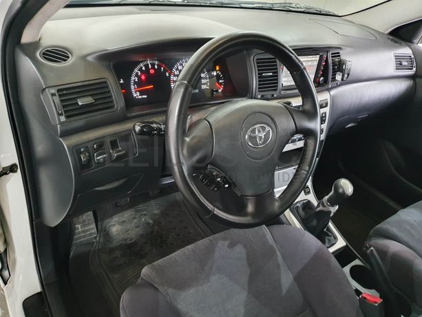 Toyota Corolla VVT-i · Ano 2002  