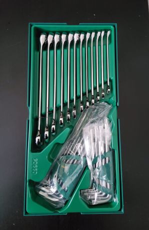 TABULEIRO DE 30 PEÇAS COM CHAVES COMBINADAS MÉTRICAS E CHAVES SEXTAVADAS