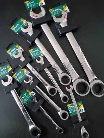 CONJUNTO DE 9 CHAVES EM POLEGADAS(SAE) - COM ROQUETE NA BOCA E ROQUETE NA LUNETA