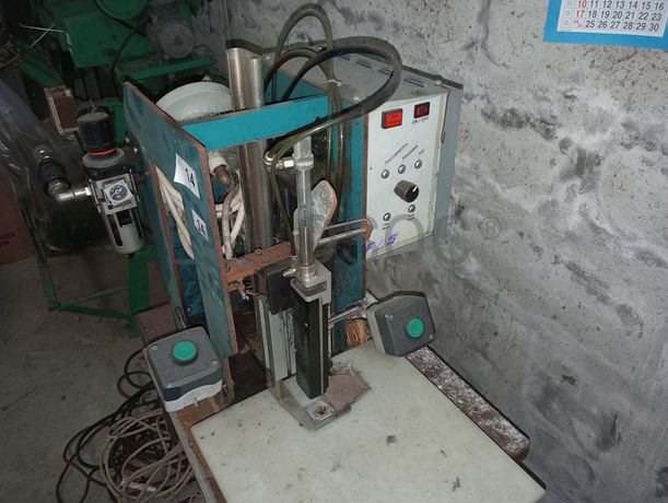 Máquina de Pregar Pinos